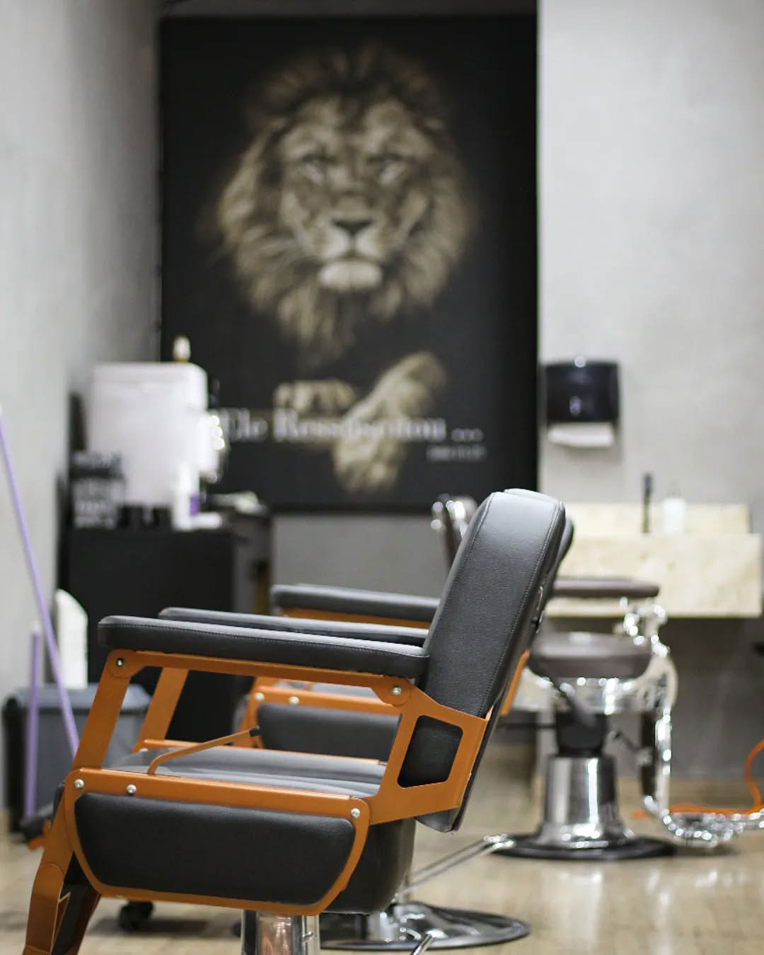 barbearia-em-londrina-plinio-netto-cadeira